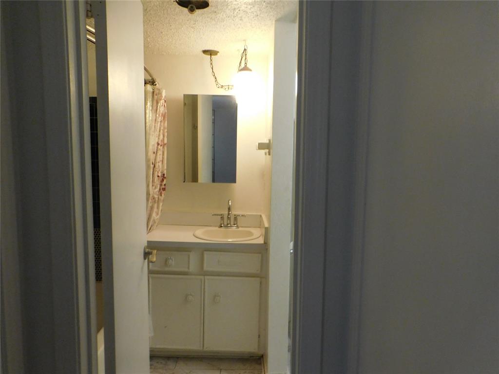 6026 Nw Expressway B Property Photo 15