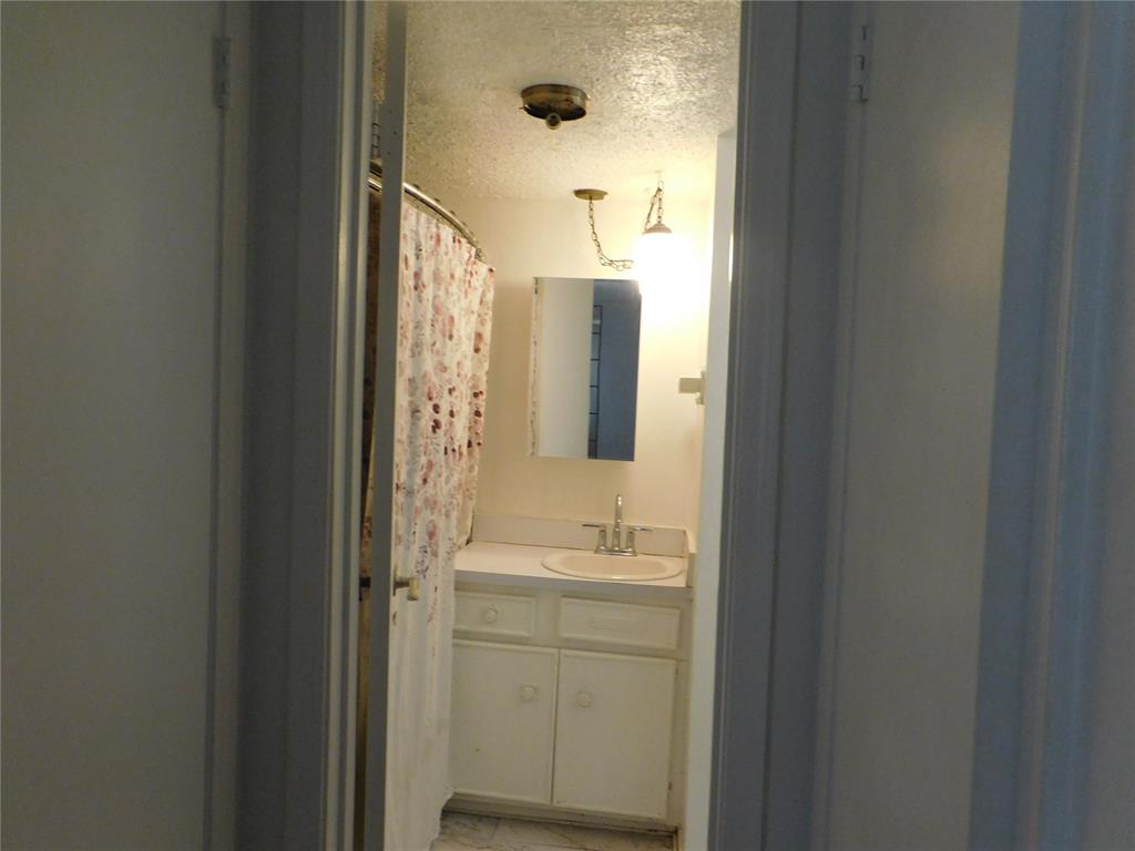 6026 Nw Expressway B Property Photo 17