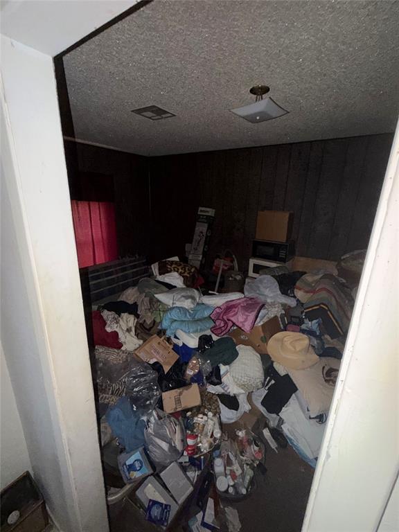 502 S Noble Avenue Property Photo 4