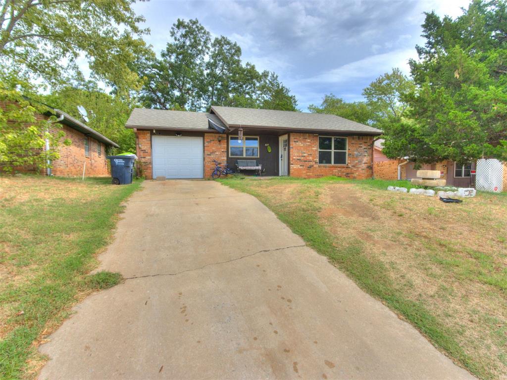 225 S Dixon Avenue Property Photo 1