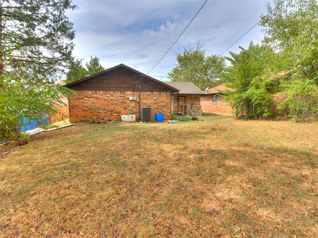 225 S Dixon Avenue Property Photo 2