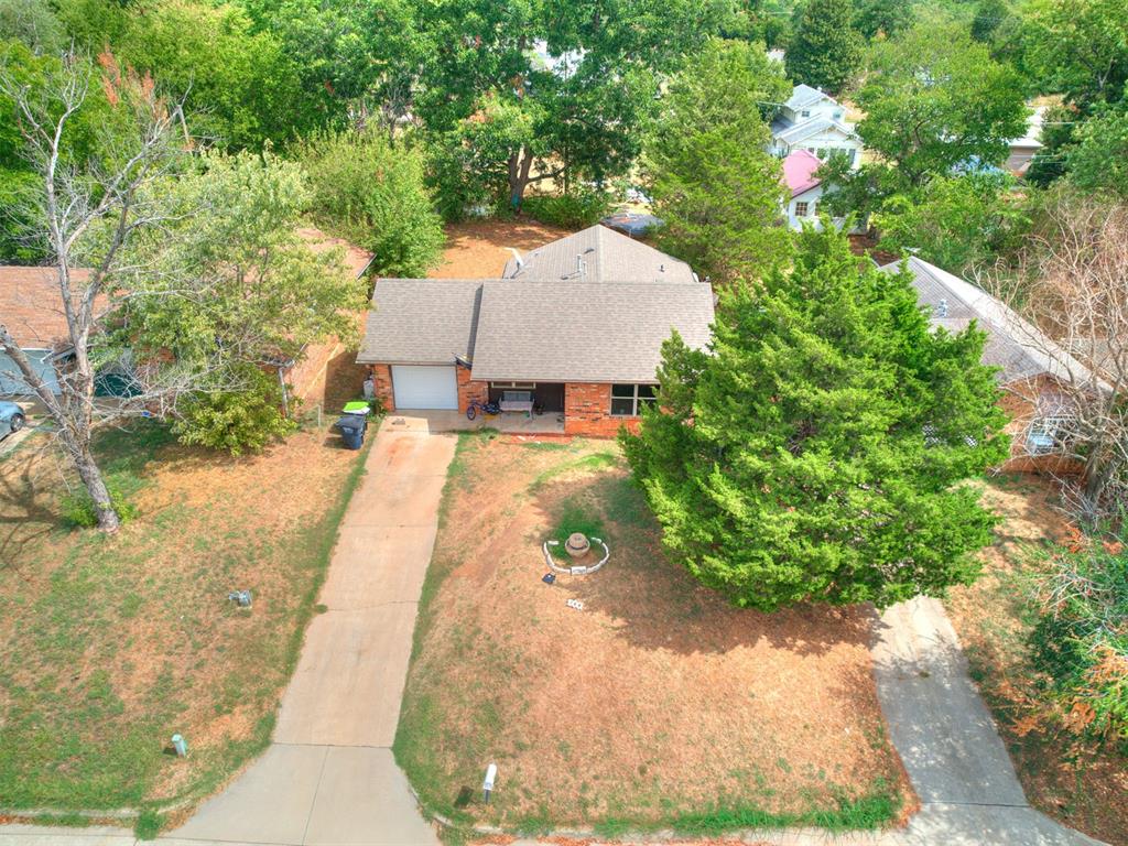 225 S Dixon Avenue Property Photo 3