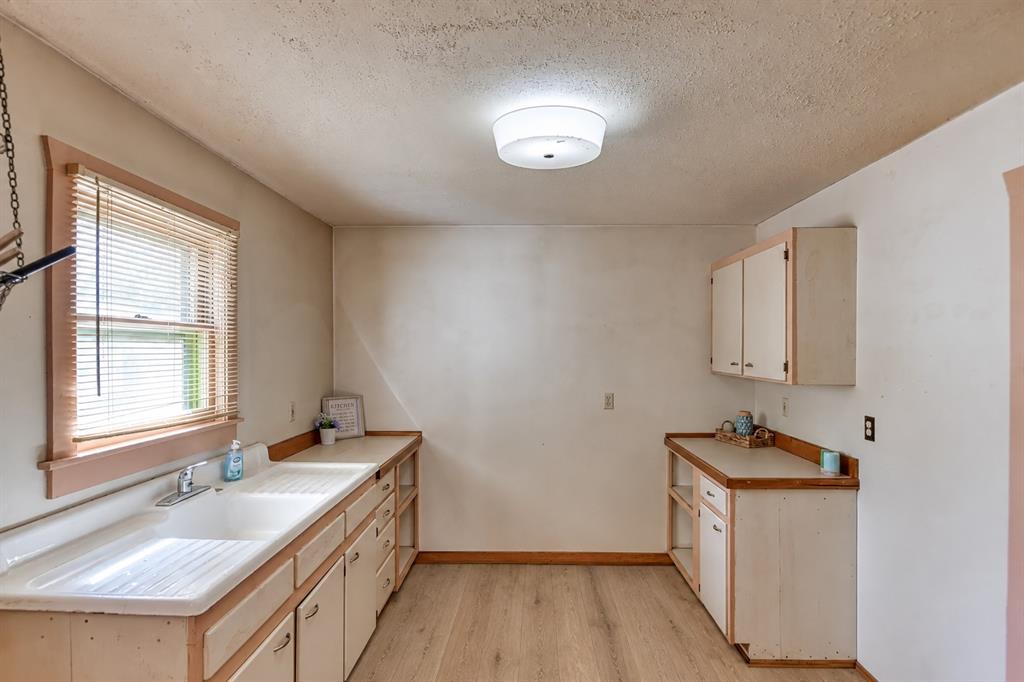 960636 S 3352 Road Property Photo 18