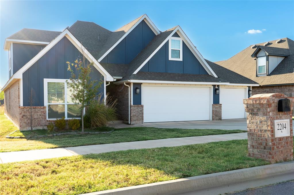 2204 Arcady Avenue Property Photo 3