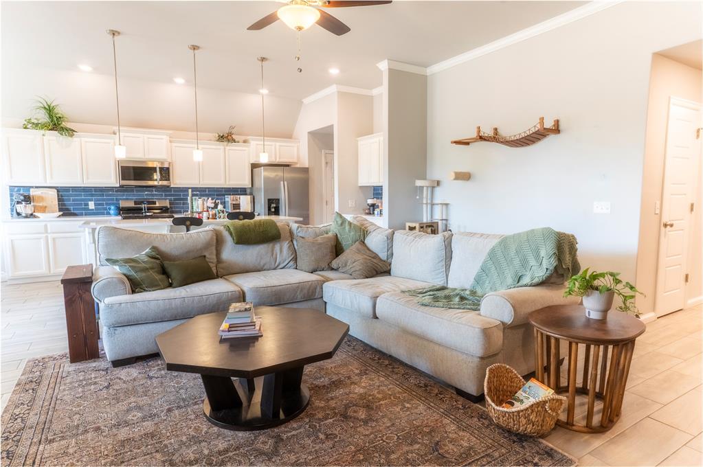 2204 Arcady Avenue Property Photo 8