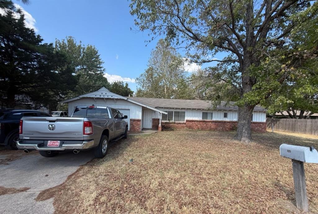 527 Montana Street Property Photo 1