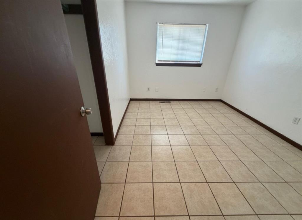 527 Montana Street Property Photo 7