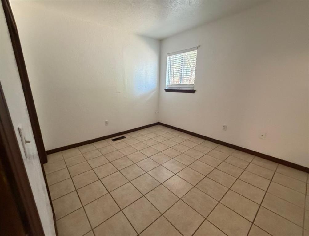 527 Montana Street Property Photo 10