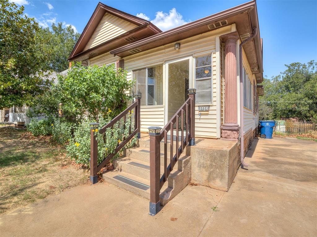 1114 E Noble Avenue Property Photo 3