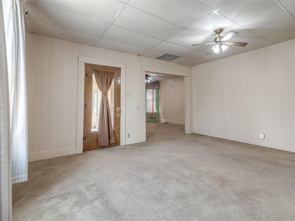 1114 E Noble Avenue Property Photo 5