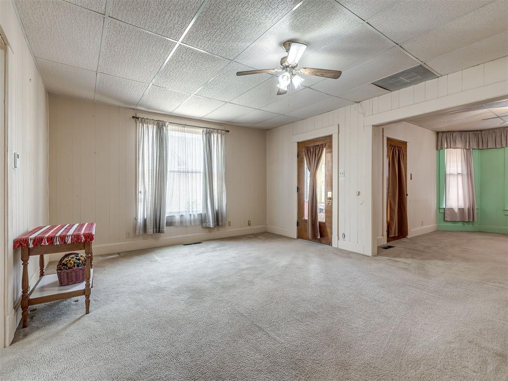 1114 E Noble Avenue Property Photo 6