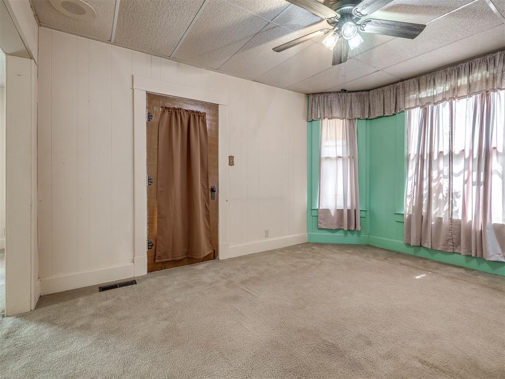 1114 E Noble Avenue Property Photo 19
