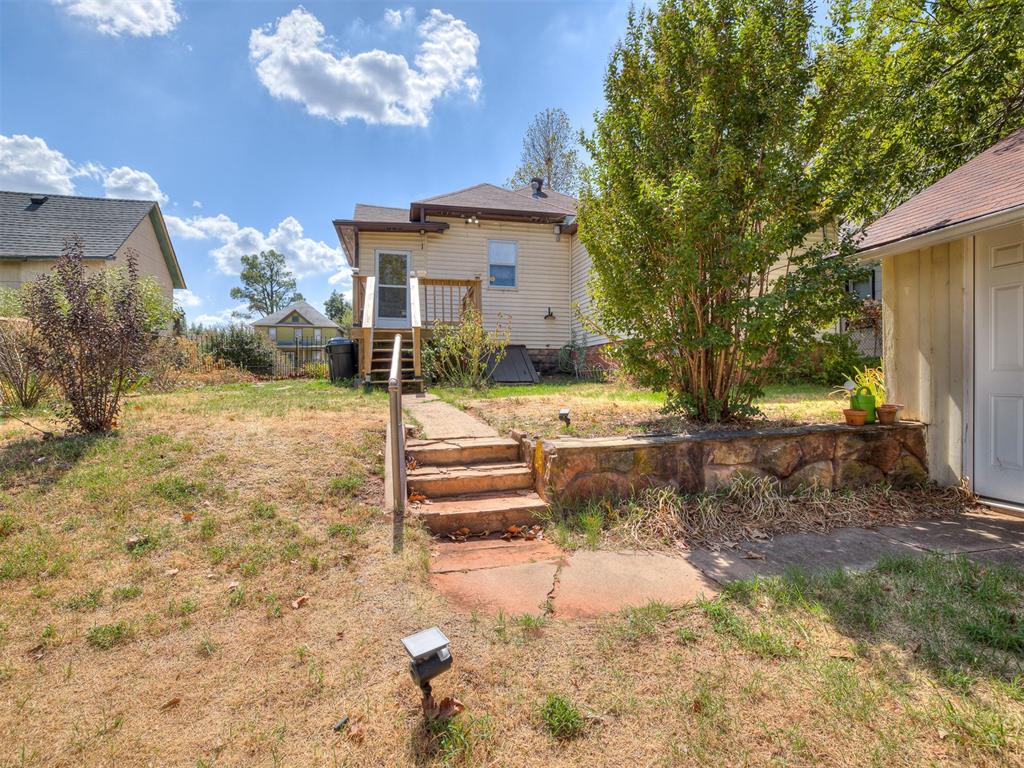 1114 E Noble Avenue Property Photo 42