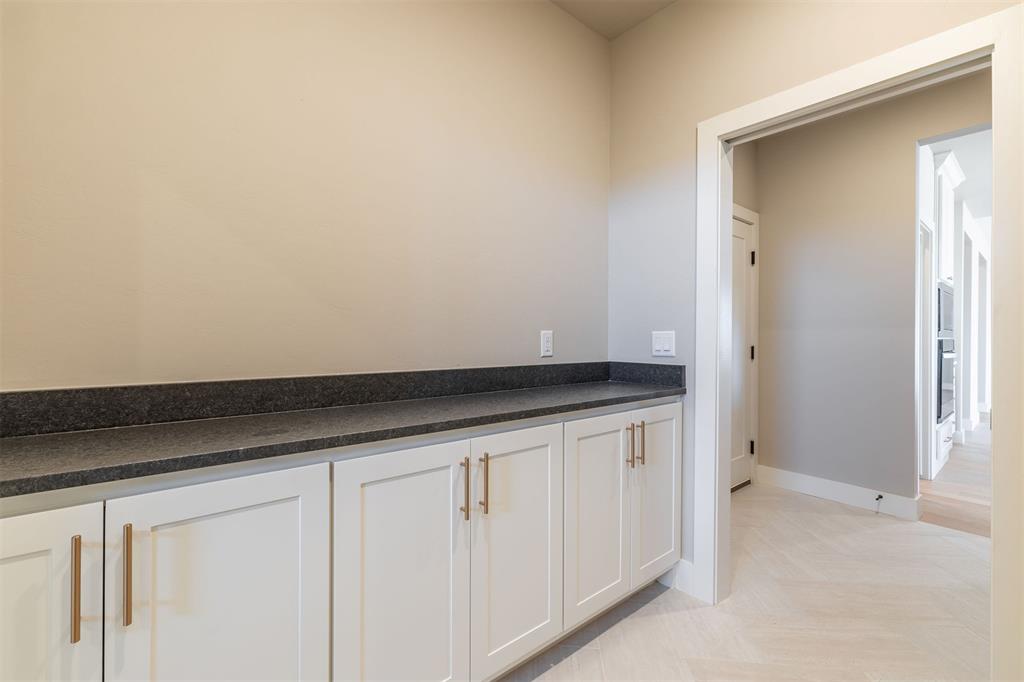 6721 Lake View Court Property Photo 19