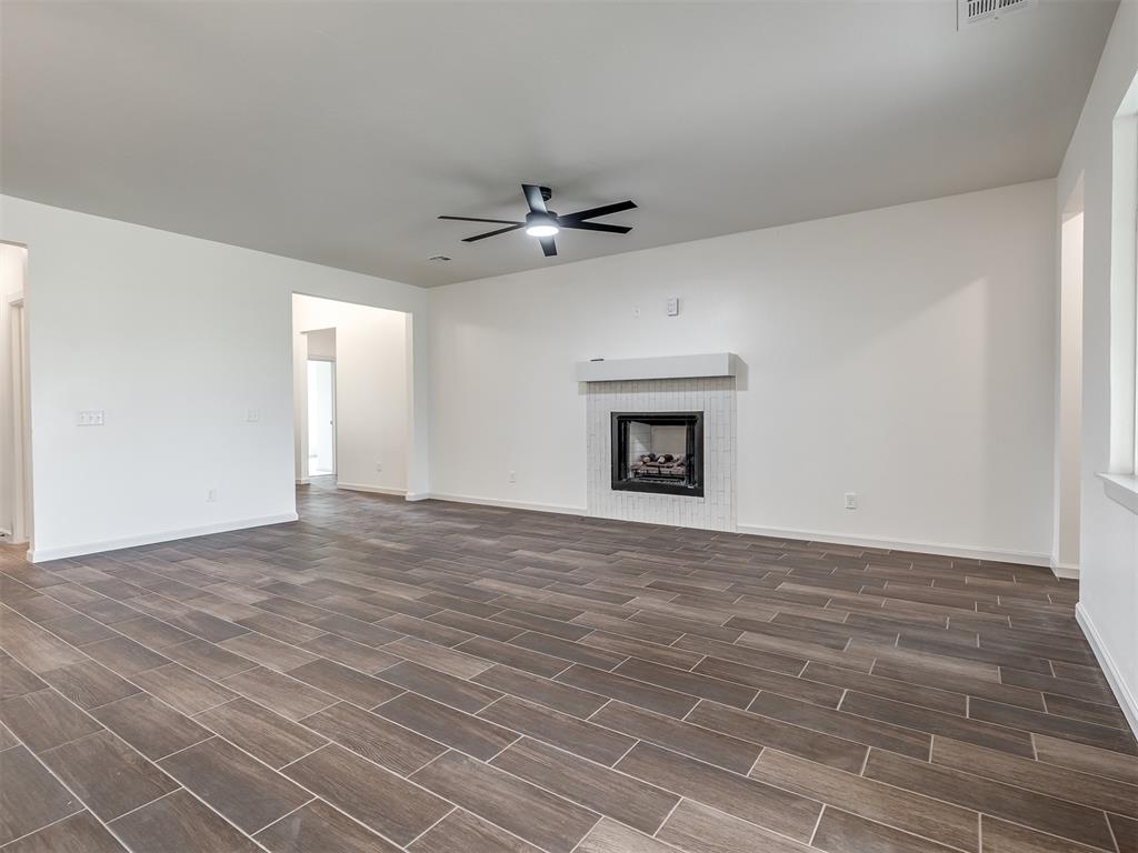 14401 Village Trail Property Photo 5