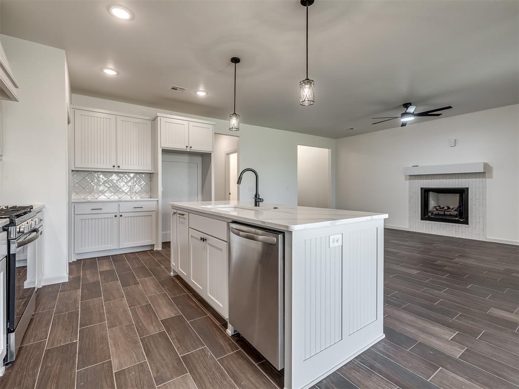 14401 Village Trail Property Photo 11
