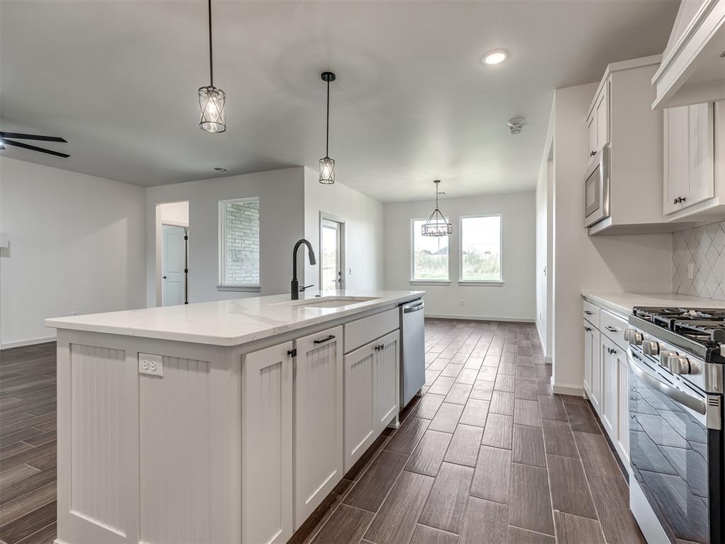 14401 Village Trail Property Photo 12