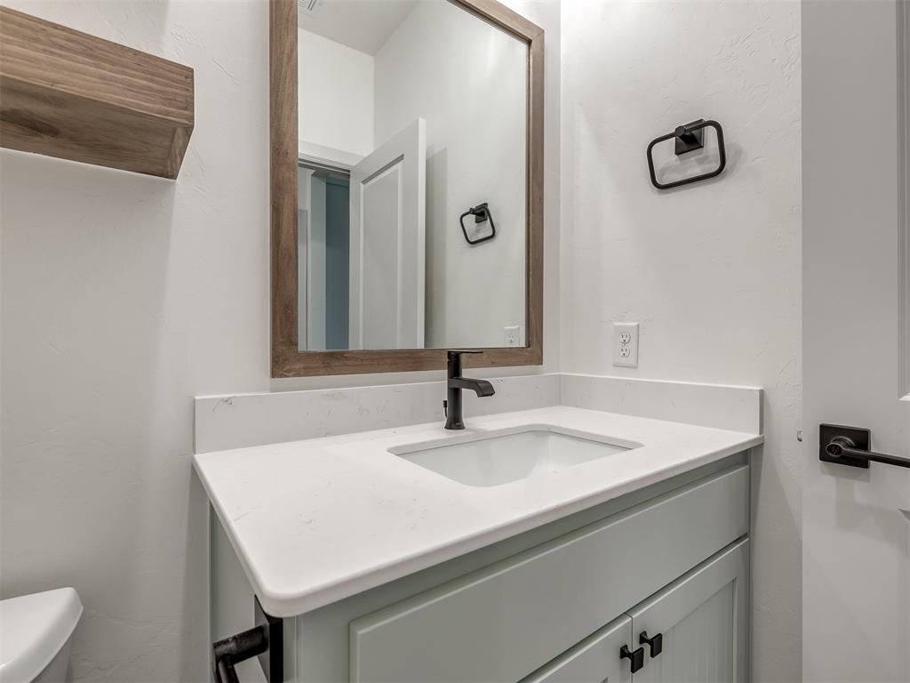 14401 Village Trail Property Photo 33