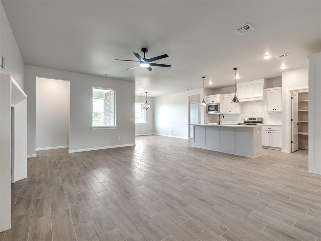 14313 Village Trail Property Photo 3