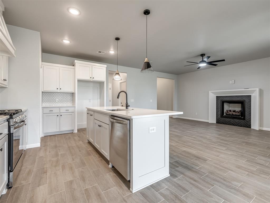 14313 Village Trail Property Photo 11