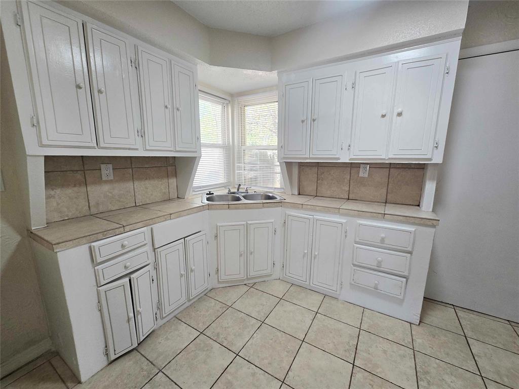 1129 Nw 82nd Street Property Photo 4