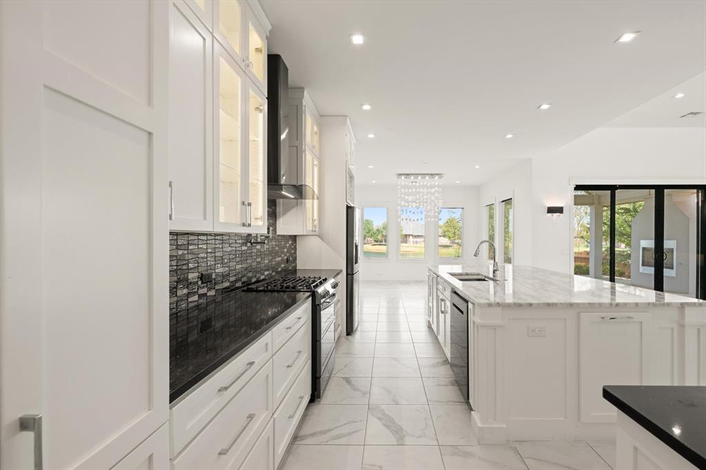 15400 Kestral Park Court Property Photo 14