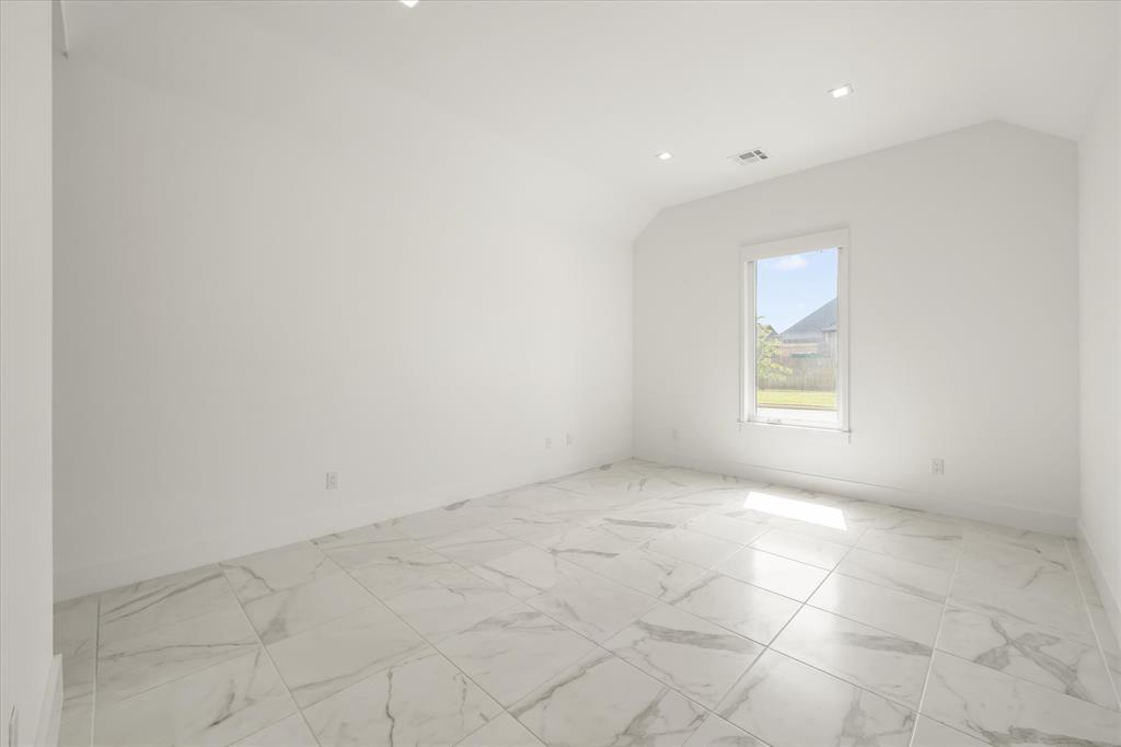 15400 Kestral Park Court Property Photo 24
