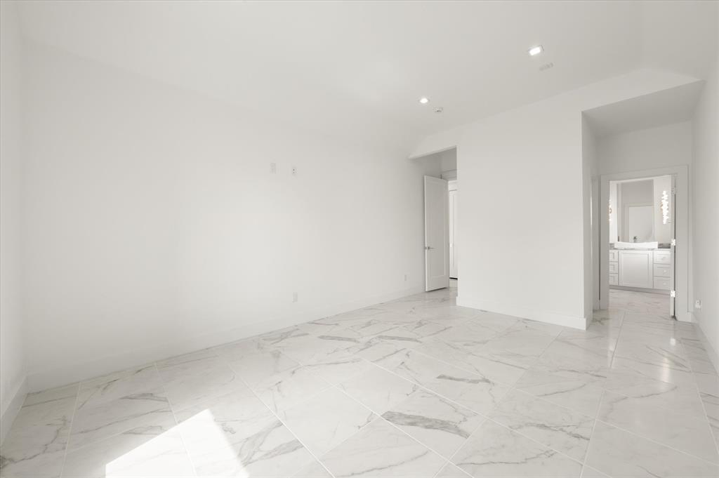 15400 Kestral Park Court Property Photo 25