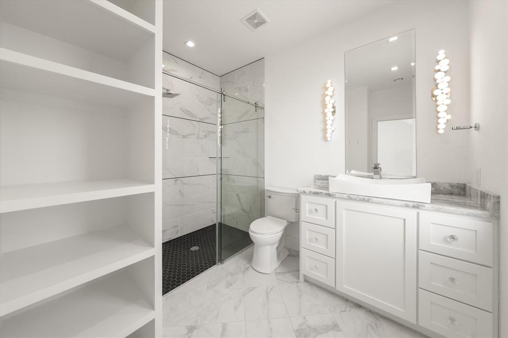 15400 Kestral Park Court Property Photo 26
