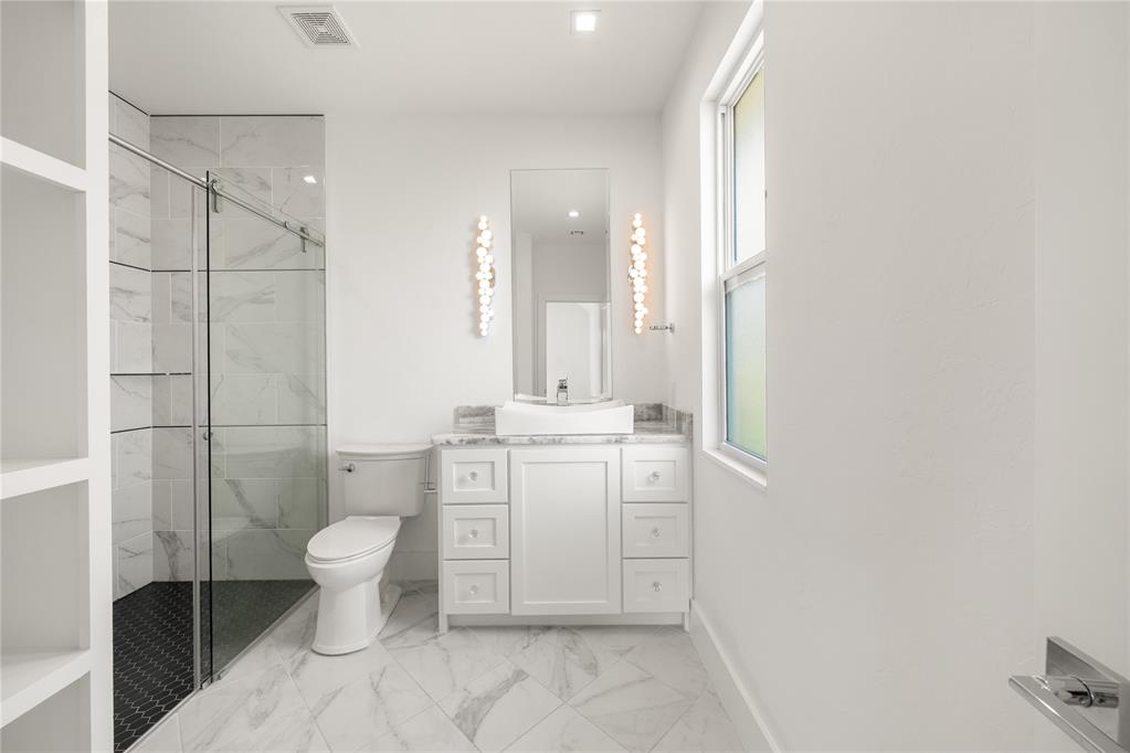 15400 Kestral Park Court Property Photo 27