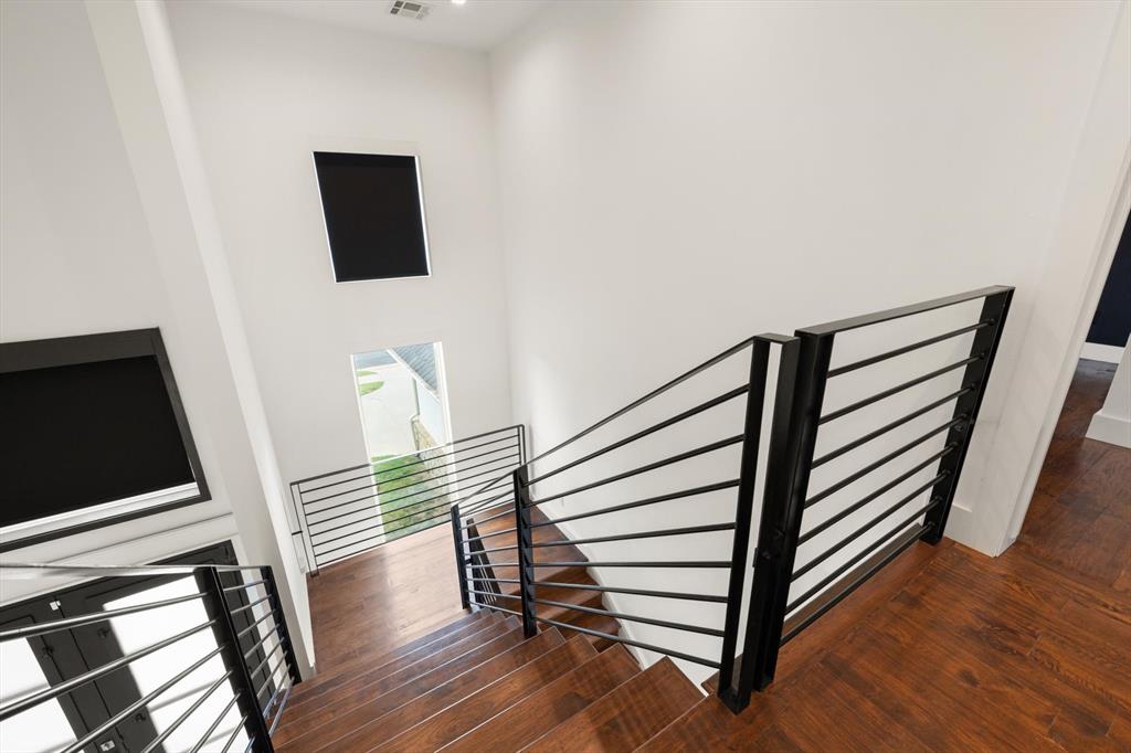 15400 Kestral Park Court Property Photo 31