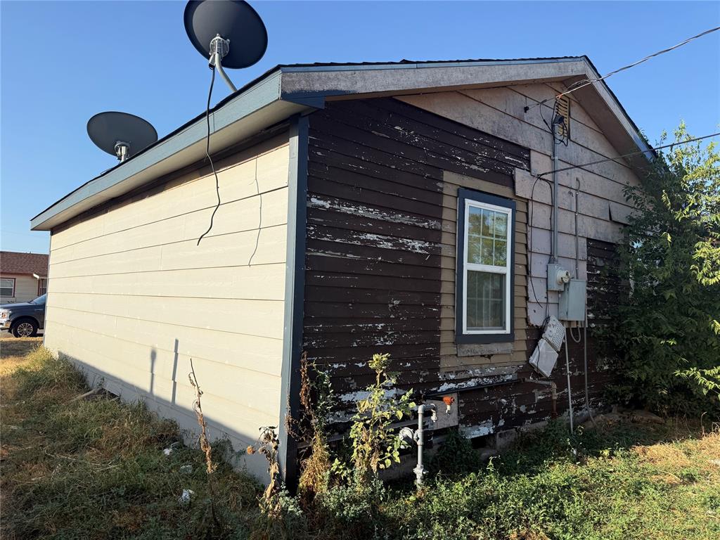 1325 E Hemlock Street Property Photo 4