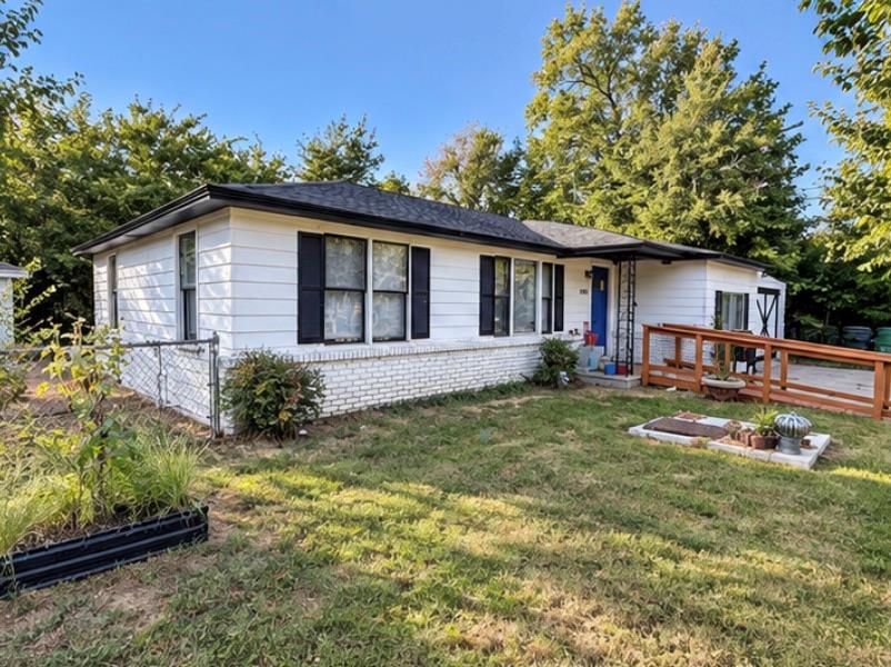 222 S Cook Avenue Property Photo 1