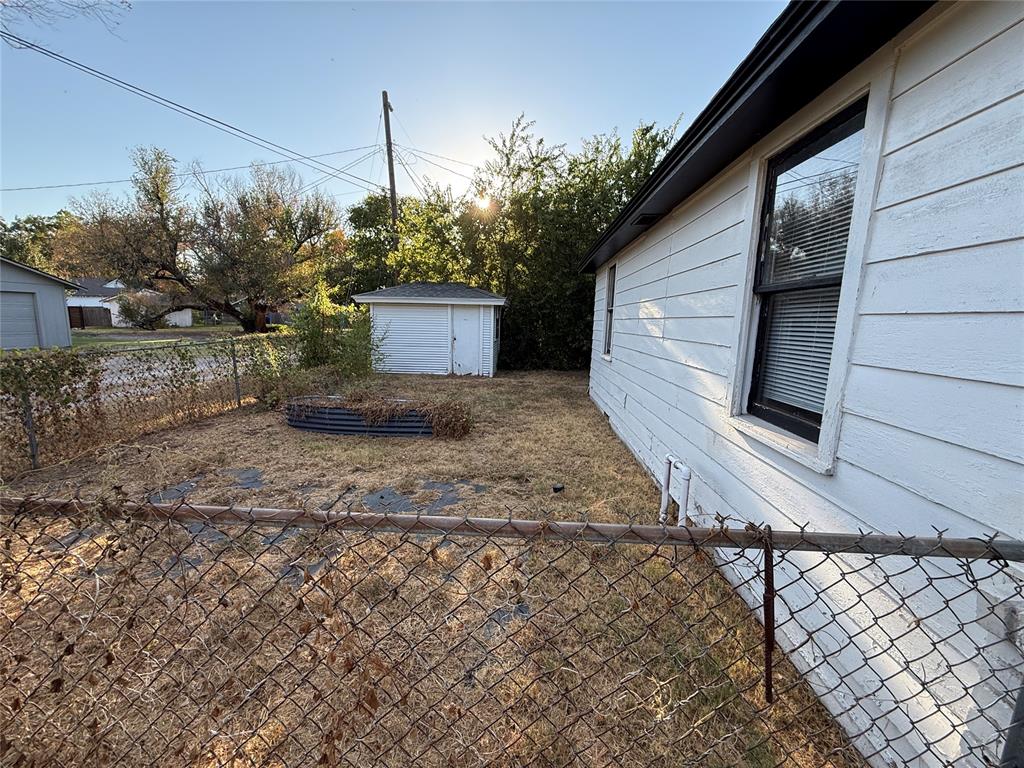 222 S Cook Avenue Property Photo 6