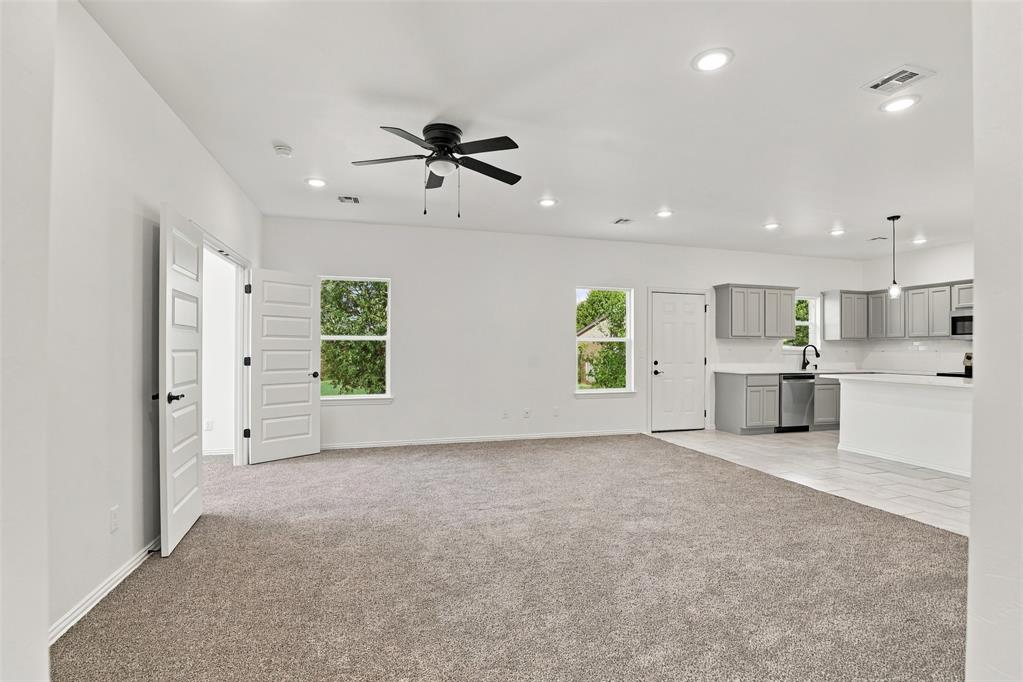 801 Chateau Court Property Photo 8