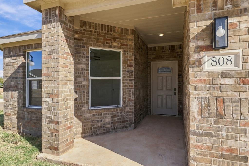 807 Chateau Court Property Photo 7
