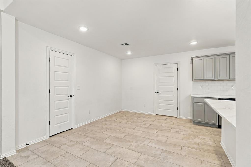 807 Chateau Court Property Photo 16