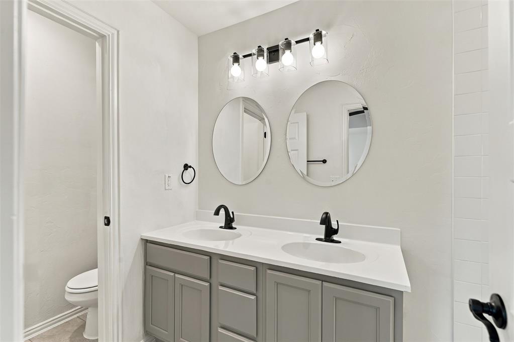 807 Chateau Court Property Photo 19