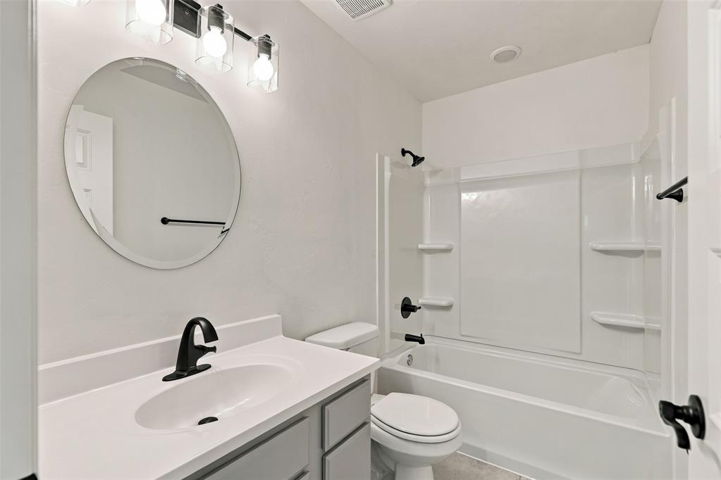 807 Chateau Court Property Photo 25