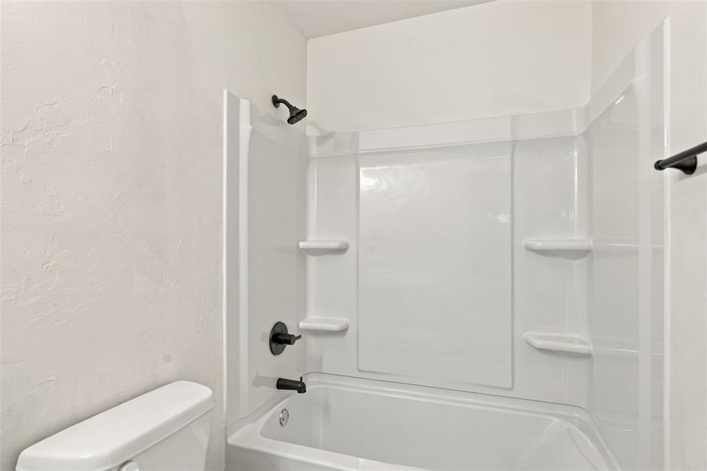 807 Chateau Court Property Photo 27