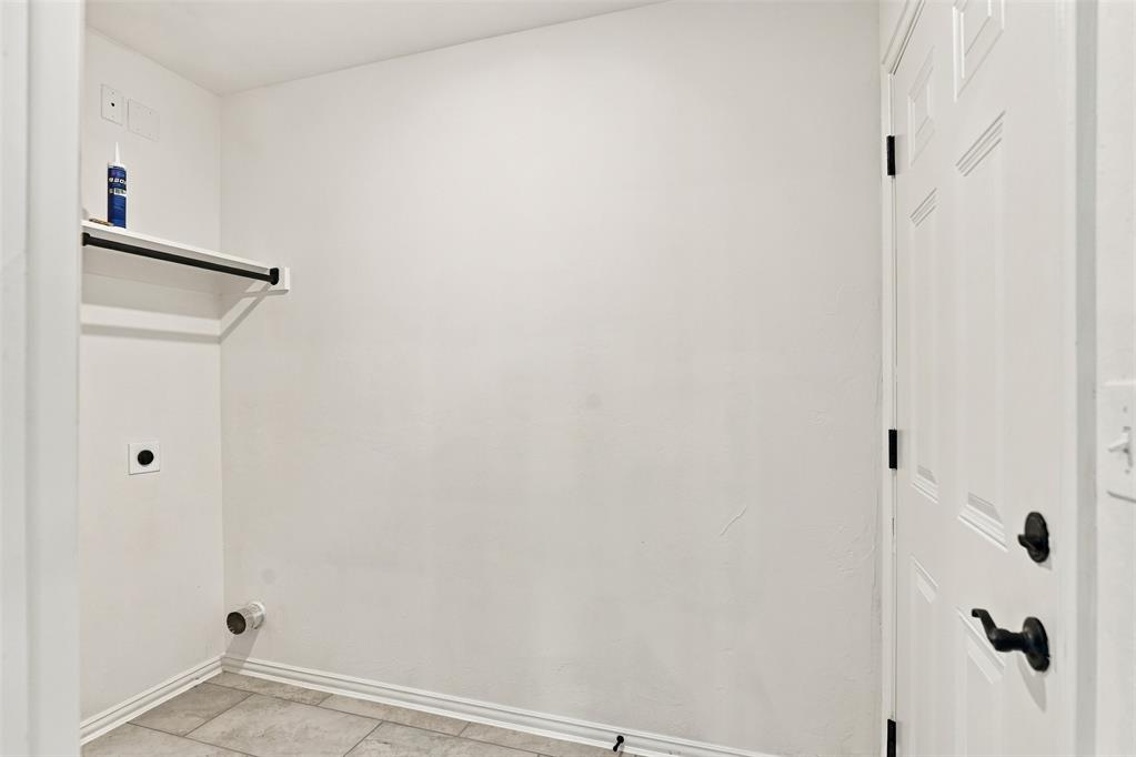 807 Chateau Court Property Photo 28