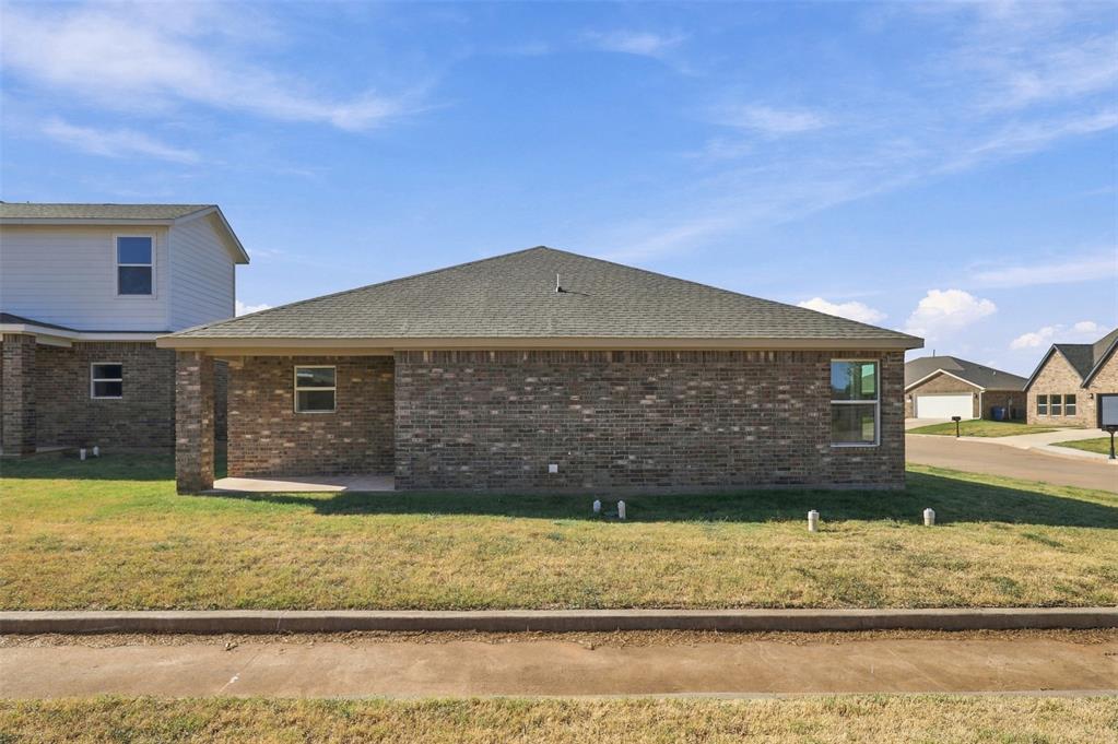 807 Chateau Court Property Photo 29