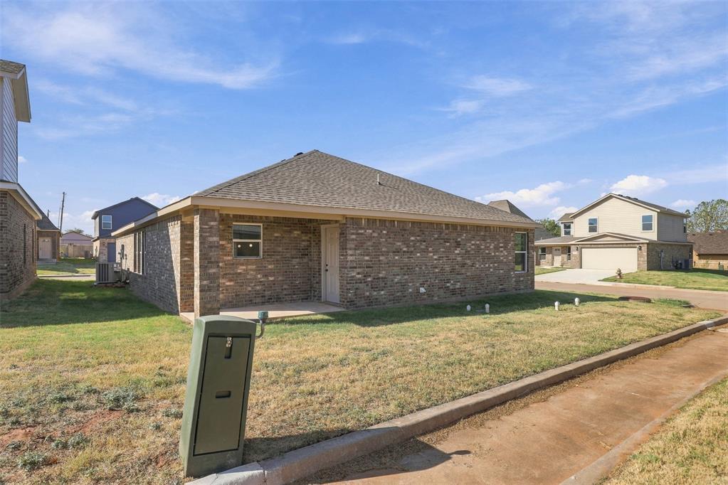 807 Chateau Court Property Photo 30