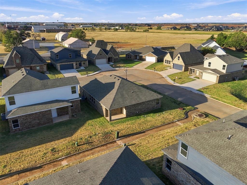 807 Chateau Court Property Photo 32