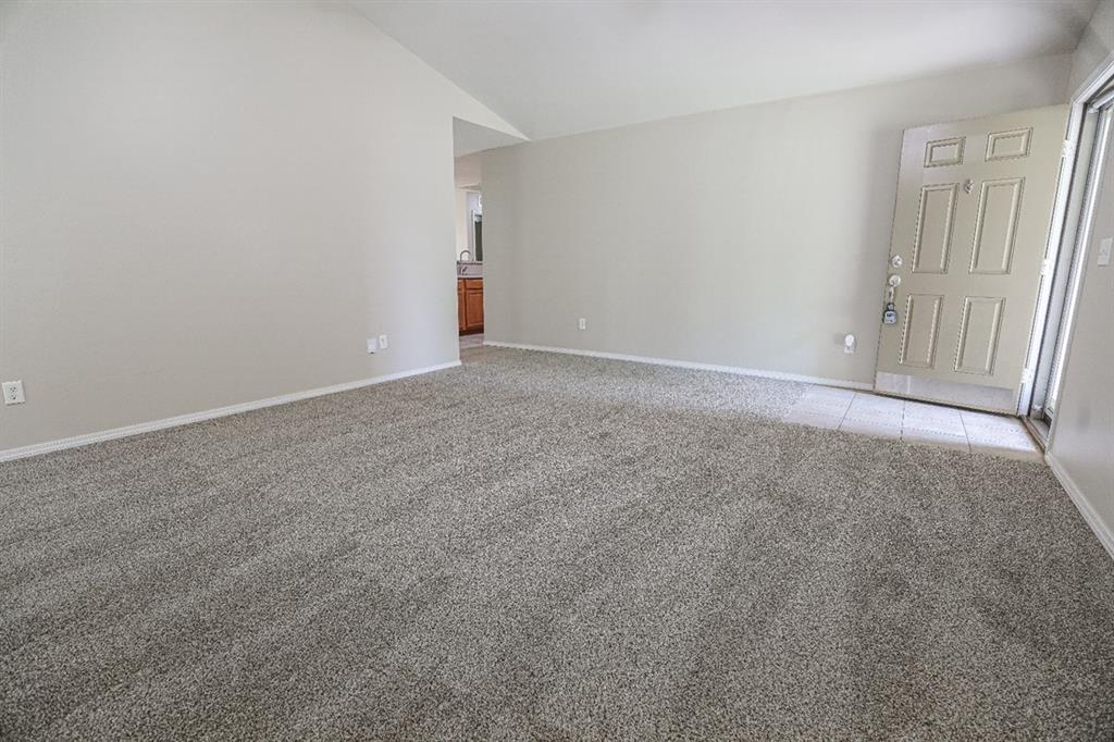 2705 Nw 187th Terrace Property Photo 6