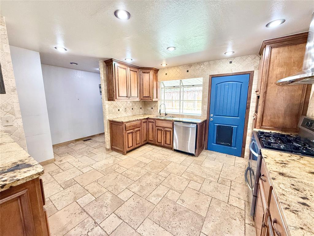 3000 Robin Road Property Photo 3