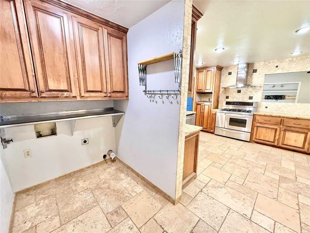 3000 Robin Road Property Photo 24