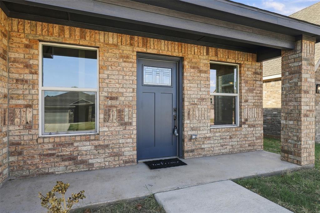 808 Chateau Court Property Photo 4