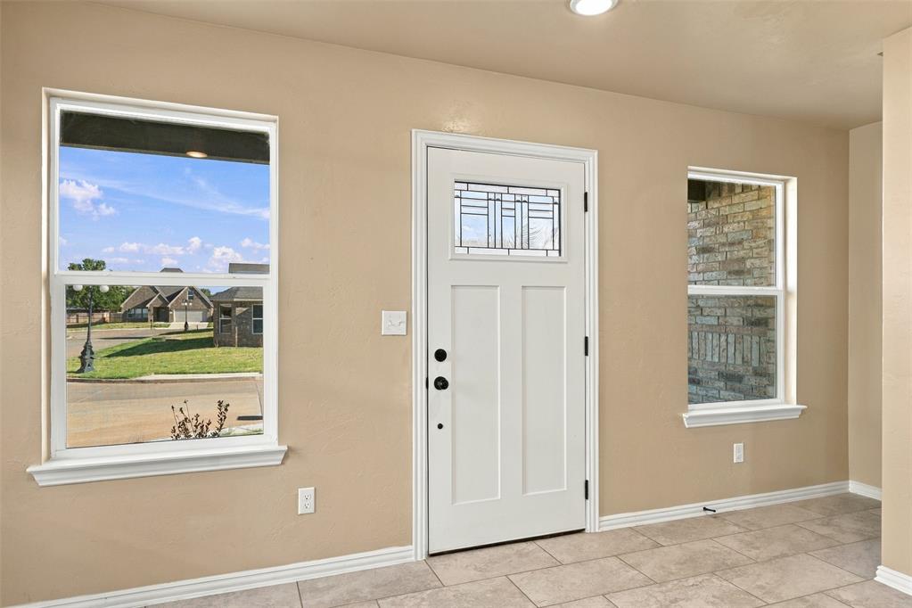 808 Chateau Court Property Photo 5