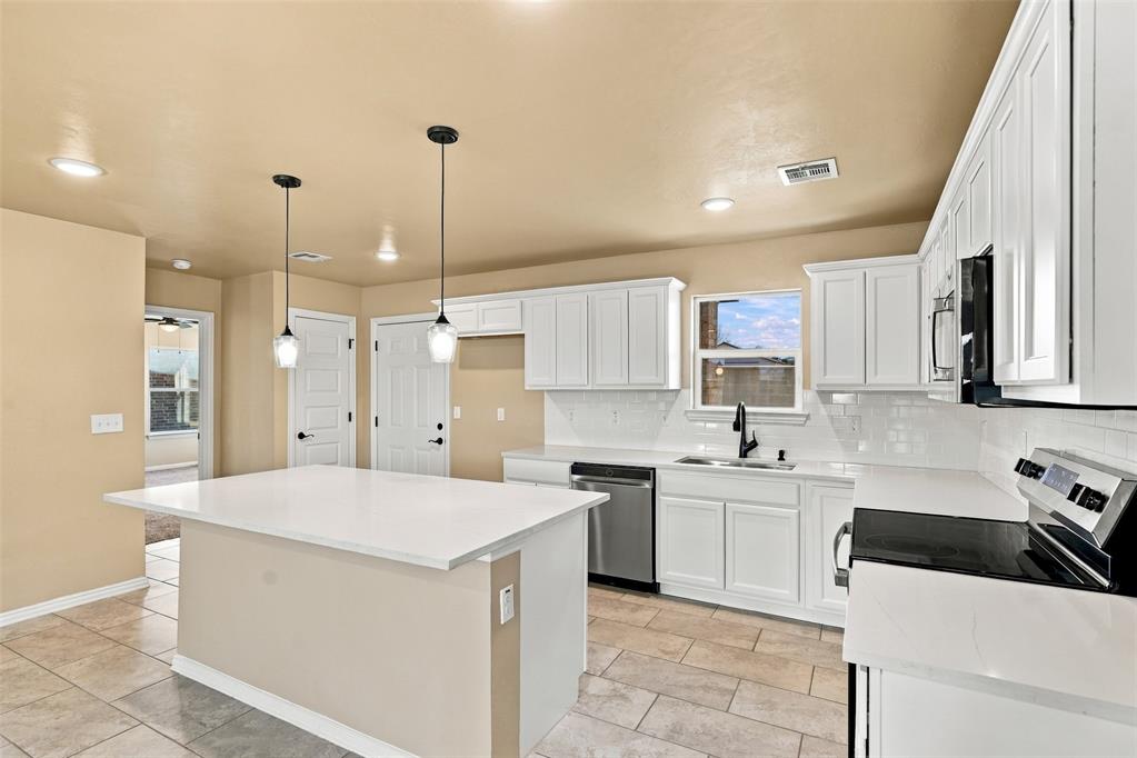 808 Chateau Court Property Photo 9